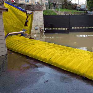Watergate instant temporary flood control barrier